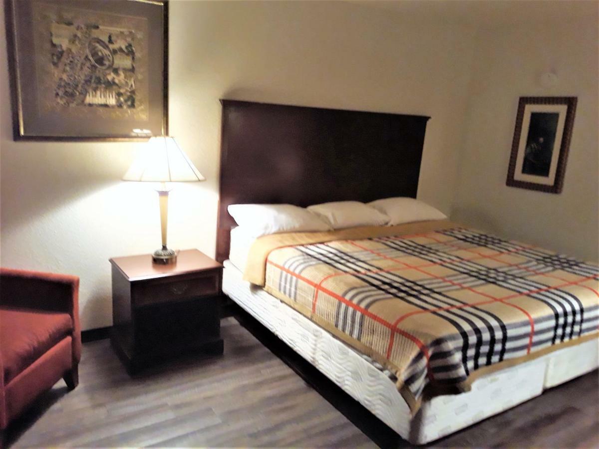 Madison Inn & Suites Екстер'єр фото